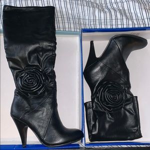 Black heeled boots